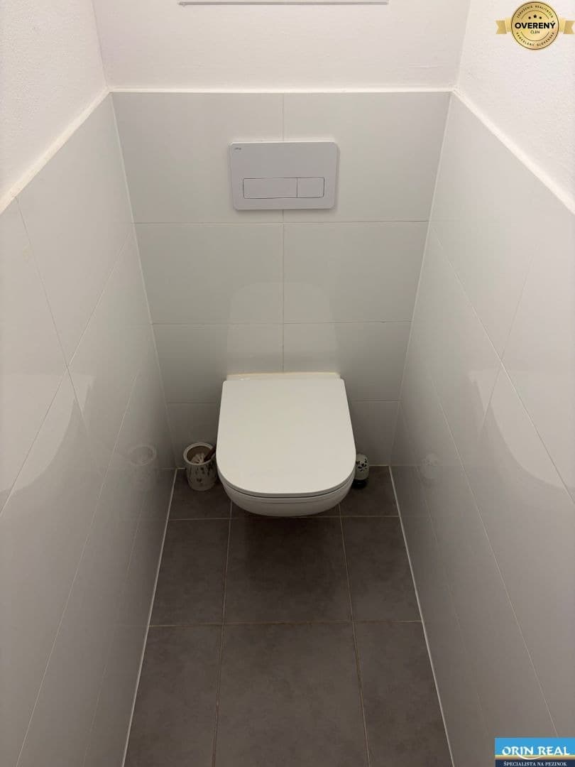Na prenájom 1izbový byt v Slovenskom Grobe 550,- Eur - Zdjęcie 12