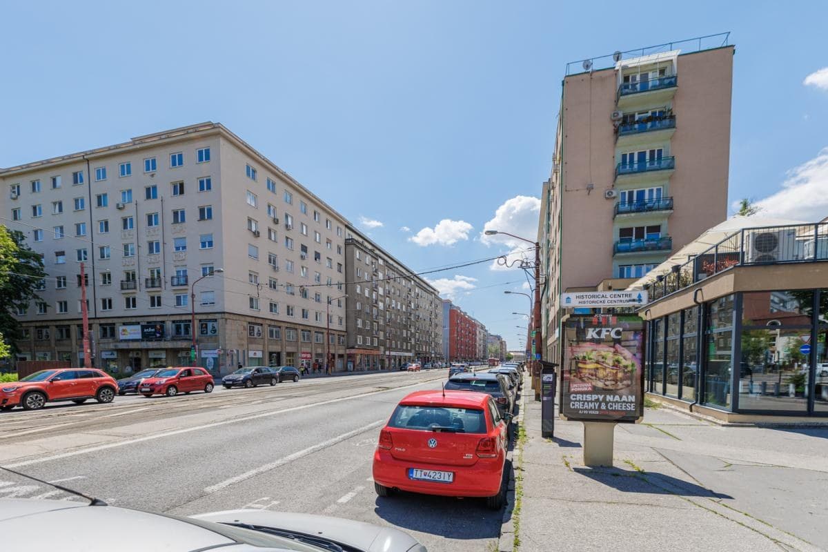 Svetlý byt v STEIN 2 s balkónom a výhľadom, Bluemntálska - Image 30