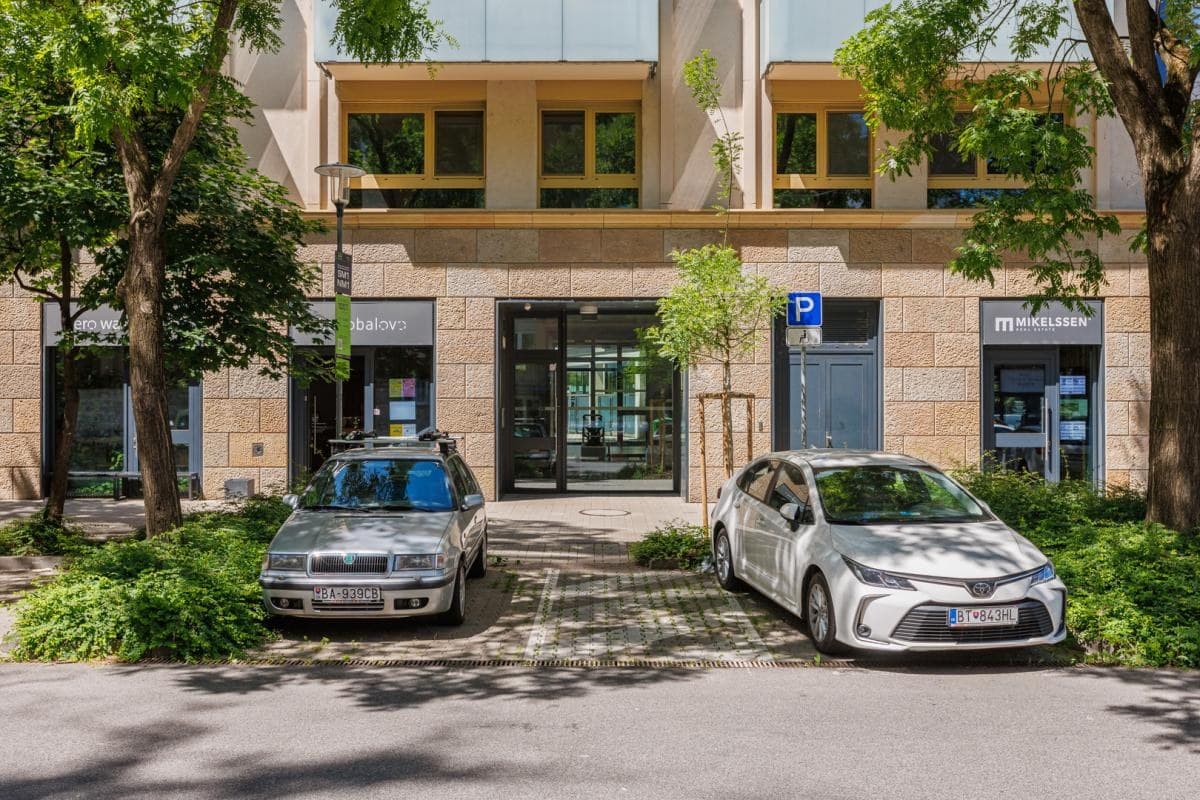 Svetlý byt v STEIN 2 s balkónom a výhľadom, Bluemntálska - Image 25