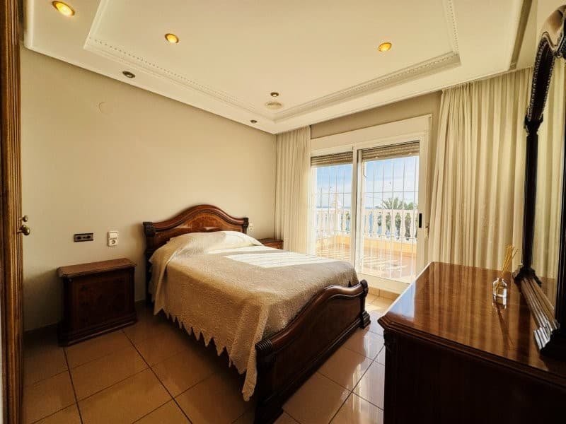 En venta Villa 5 dormitorios en Urbanización El Faro, Torrevieja - Obrázek 22