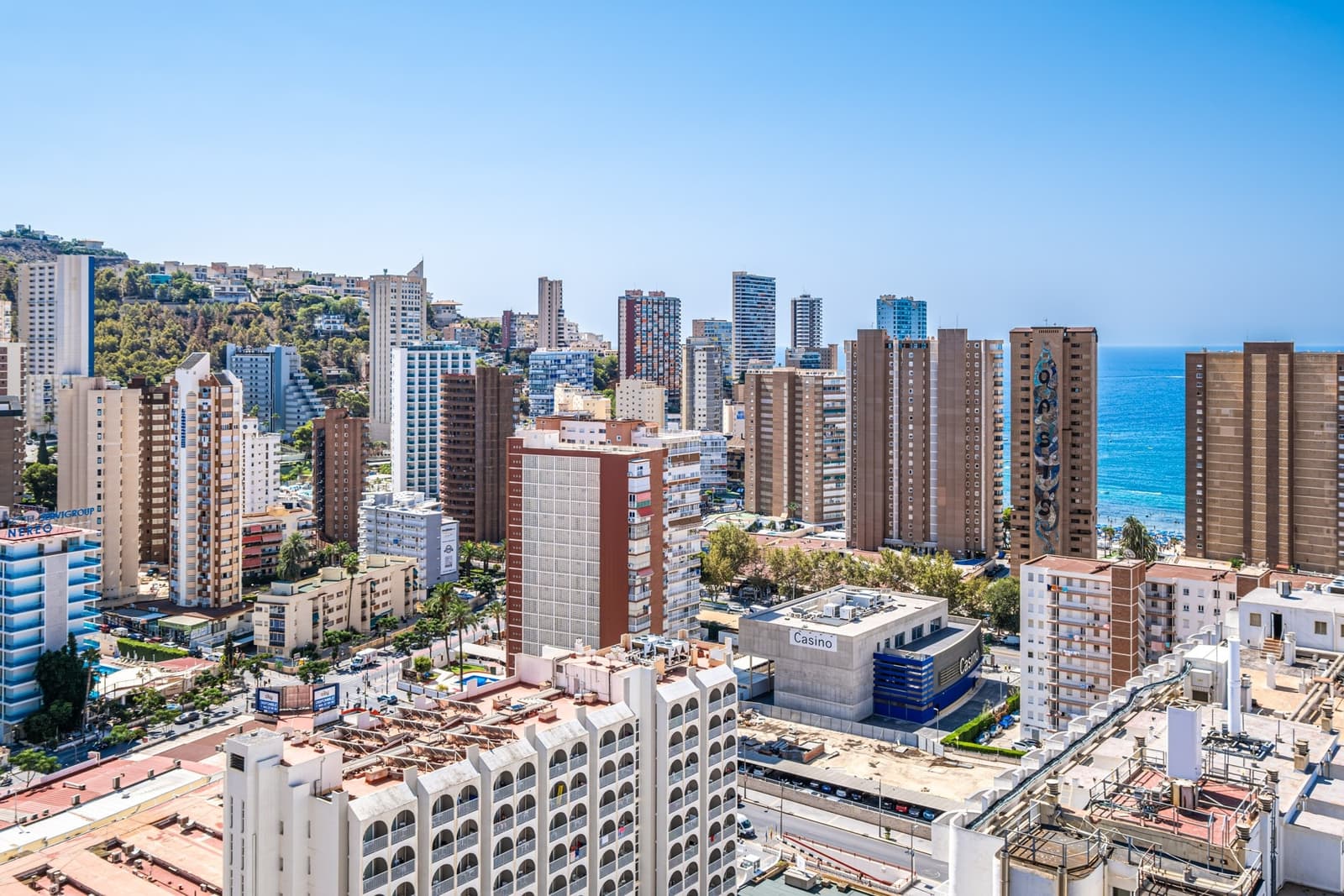 En venta apartamento con licencia turística en Rincón de Loix – Benidorm. - Image 1