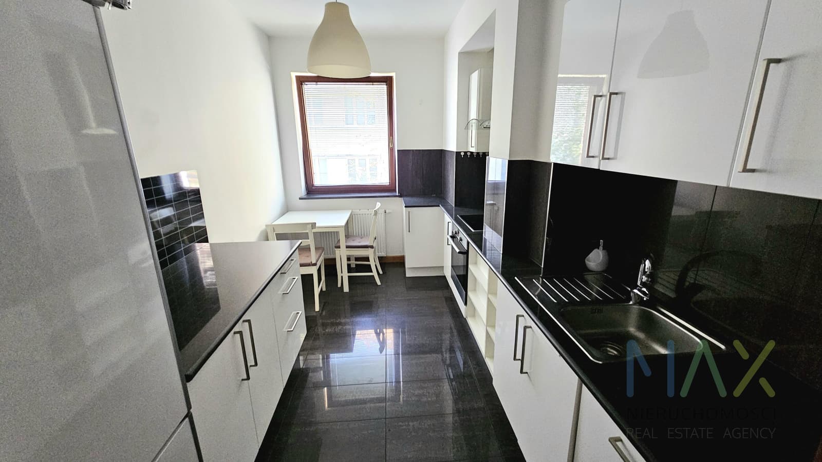 Zaciszne 2 pokoje z balkonem przy Karmelickiej