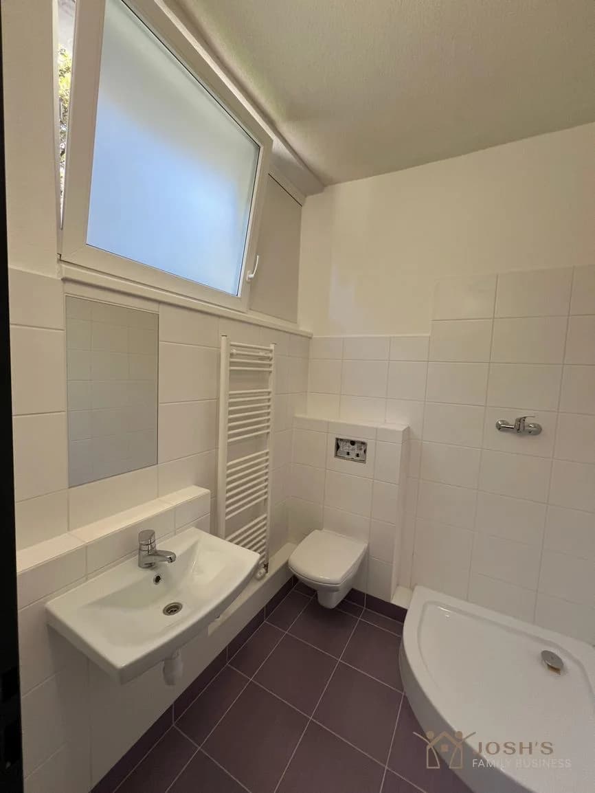 PREDAJ obchodného priestoru na Račianskom mýte so služobným bytom - Image 9