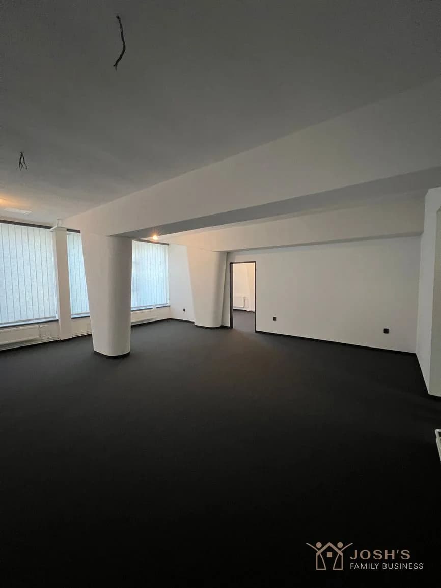 PREDAJ obchodného priestoru na Račianskom mýte so služobným bytom - Image 4
