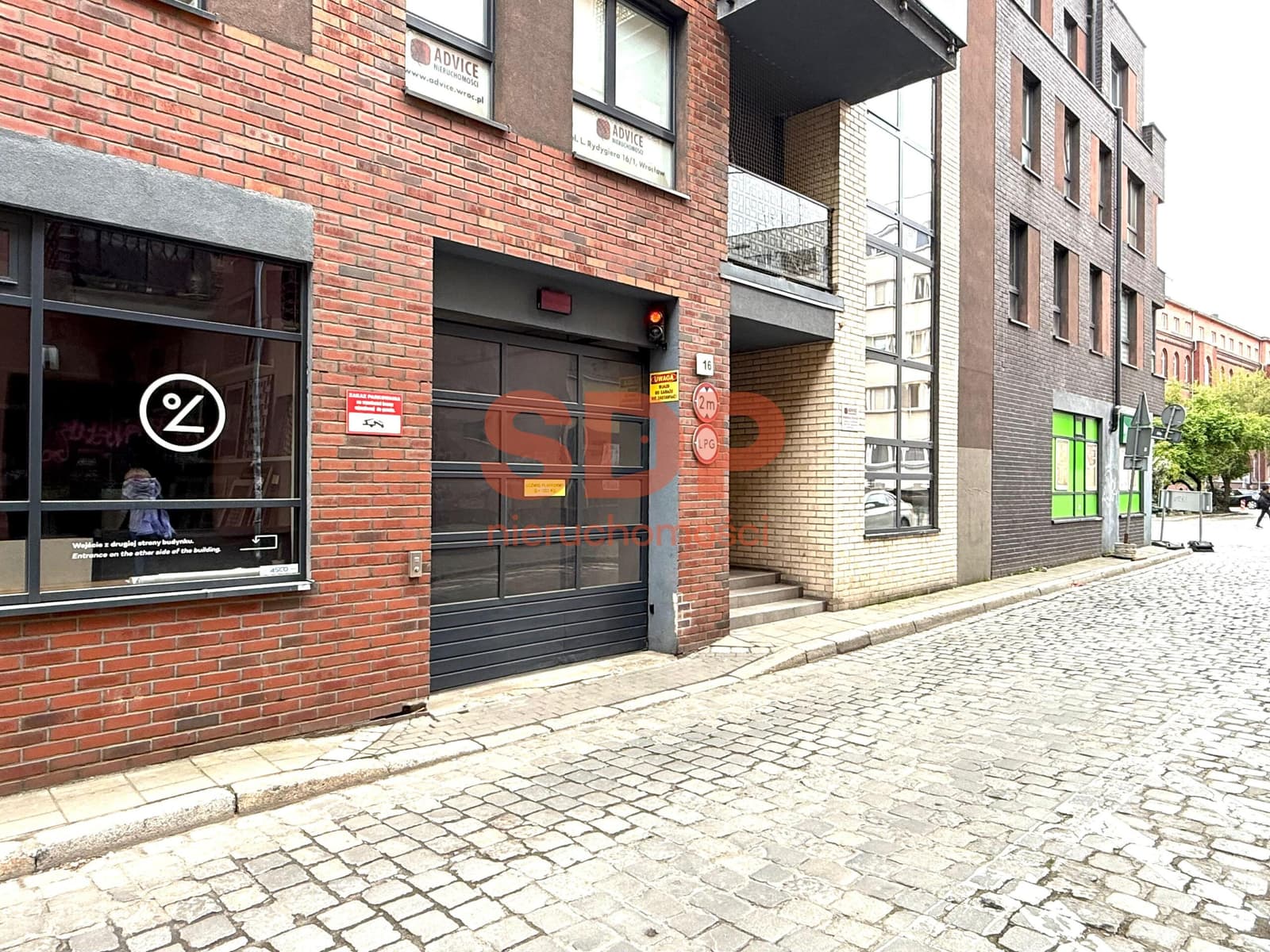 Podwójne miejsce postojowe w garażu podziemnym | centrum – kuva 1