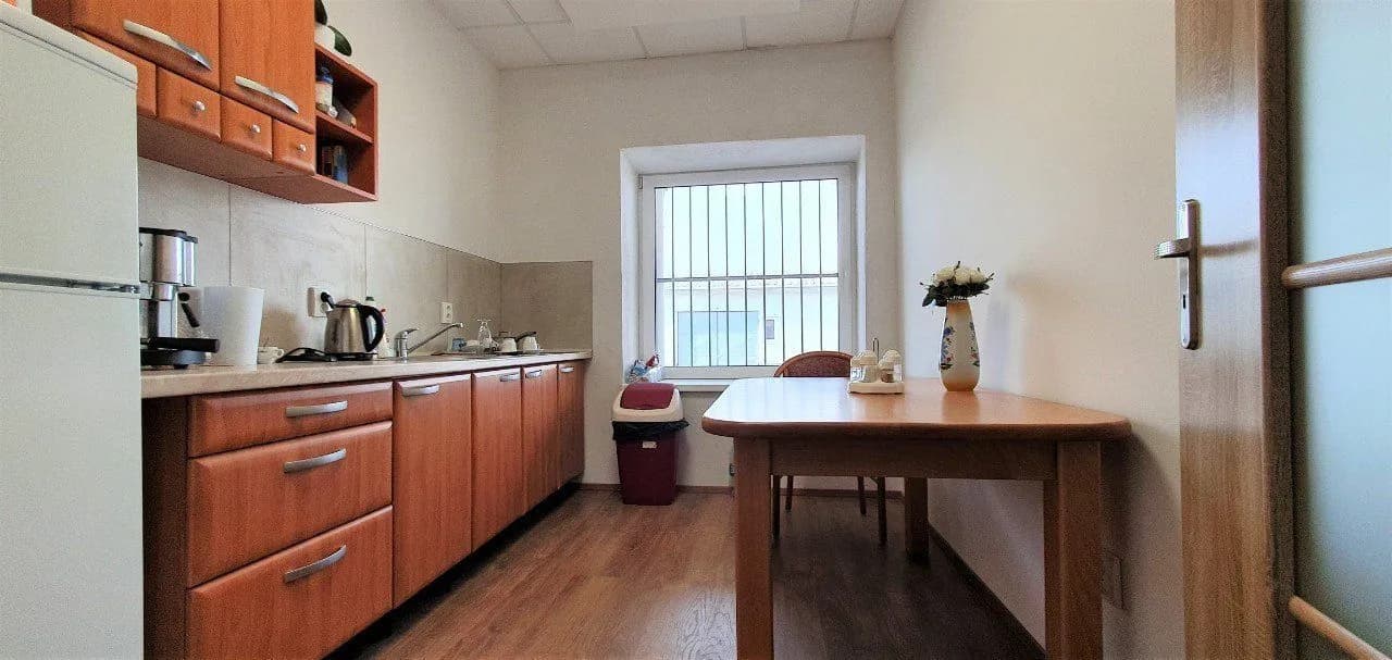 Exkluzívne PNORF – zrekonštruované sklady r. 2020, 915 m2, 1300 m2, Novozámocká ul., Nitra - Krškany - Bild 6