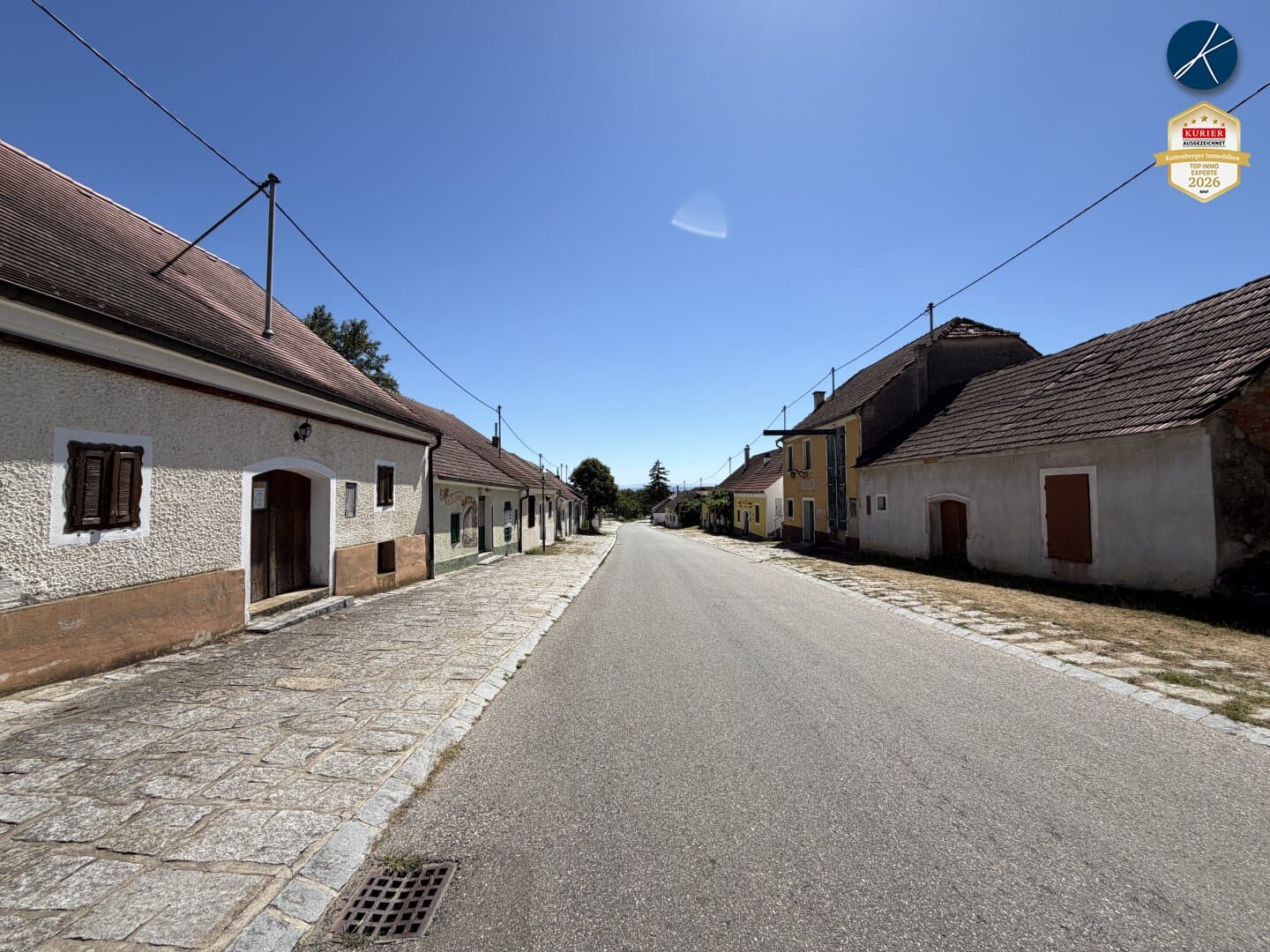 Weinkeller mit Weingarten in Feuersbrunner Kellergasse - Bild 1