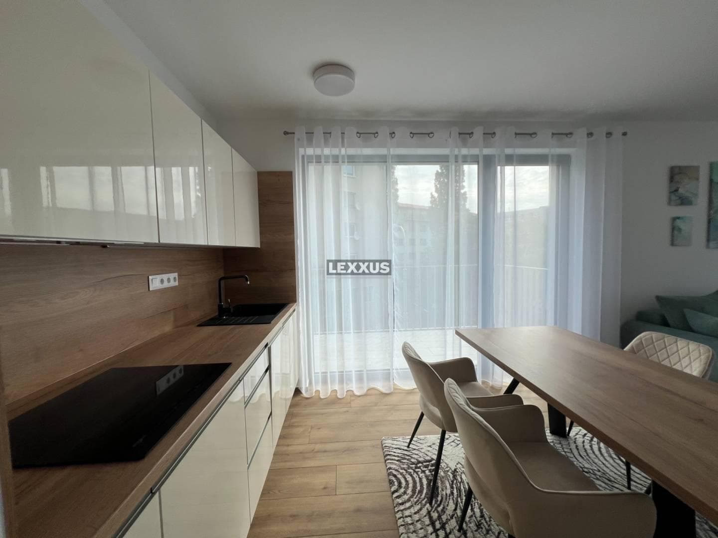 RE| MODERNÉ BÝVANIE HORSKÝ PARK 2-izb. byt Gaštanová - Obrázek 8