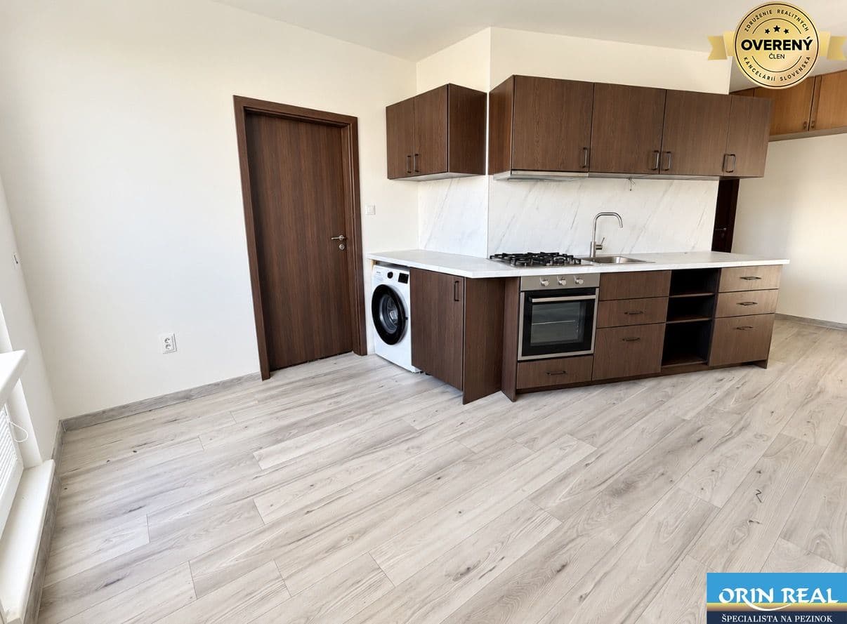 Na predaj priestranný 3 izbový byt po rekonštrukcii 73,84m2 – billede 1