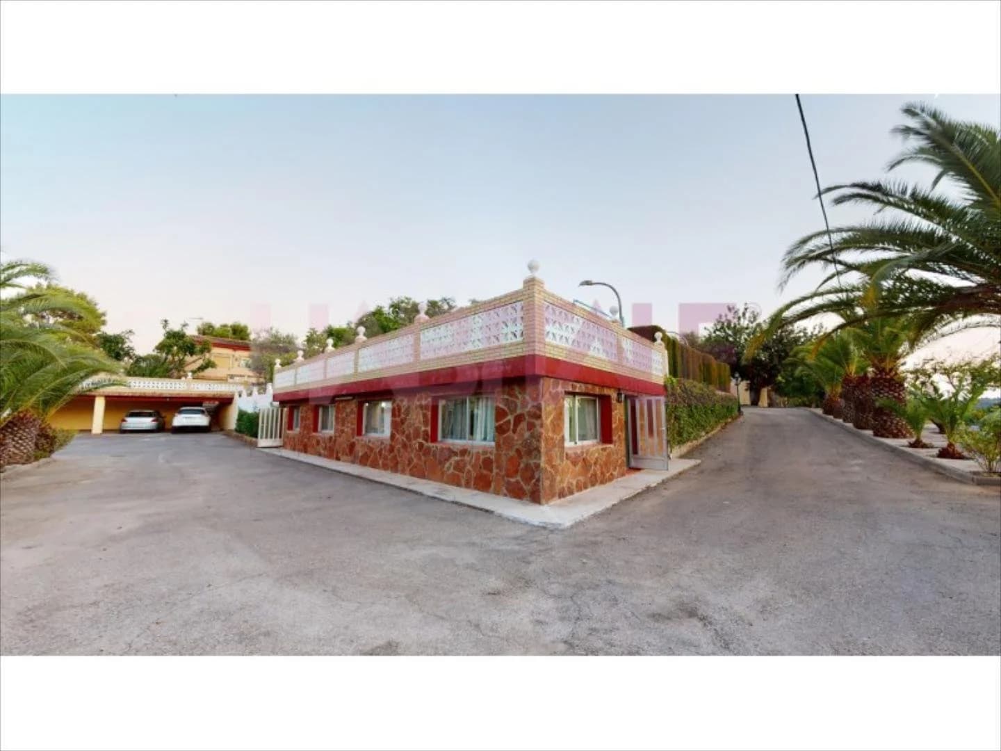 405.000€ Villa with Five Independent Houses with massive 3300m2 Plot — housesinvalencia.com - Image 8