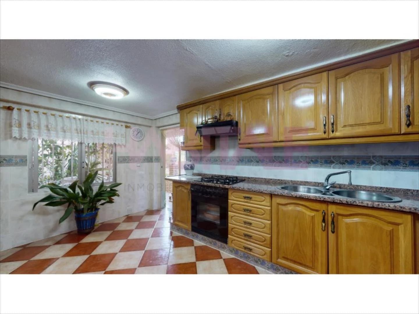 405.000€ Villa with Five Independent Houses with massive 3300m2 Plot — housesinvalencia.com - Image 4