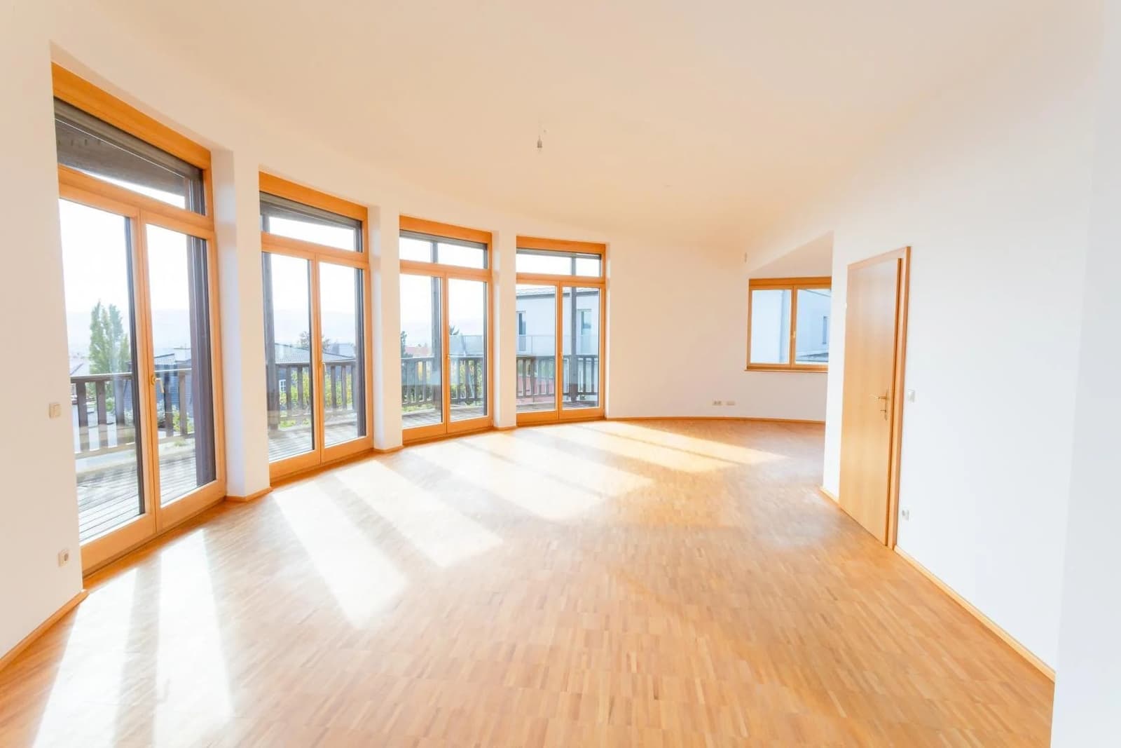 Architektenhaus mit sensationellem Ausblick in Kremser Bestlage - Image 1