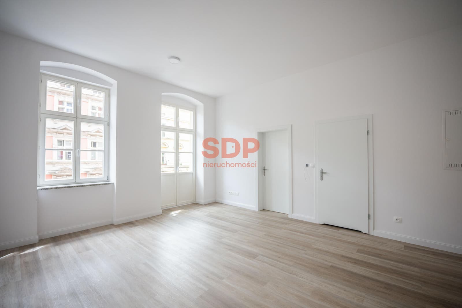 kawalerka z osobną kuchnią | piekna kamienica | balkon - Image 1