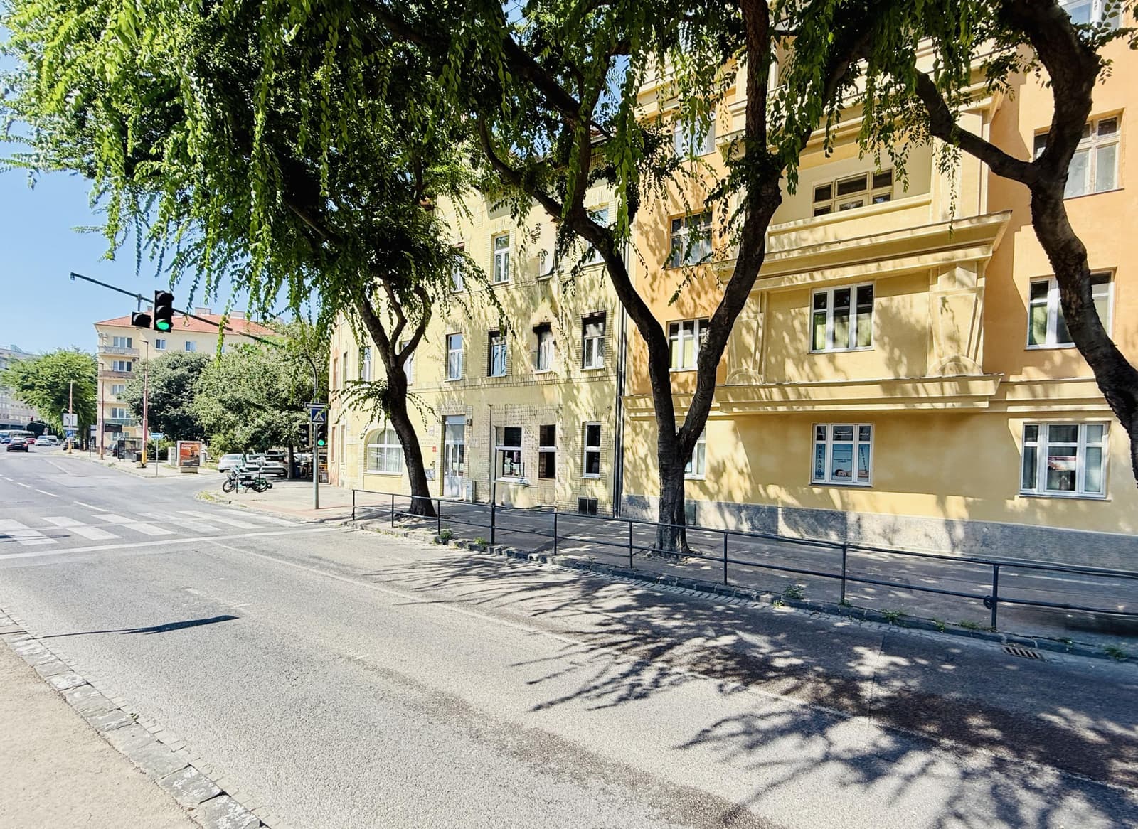 VÝNIMOČNÝ MESTSKÝ BYT V SRDCI BRATISLAVY - Bild 1