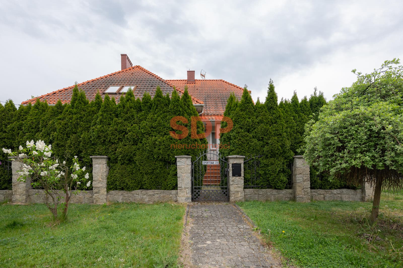 Dom wolnostojący z ogrodem. blisko stacji PKP Brzeg Dln. - Bild 1