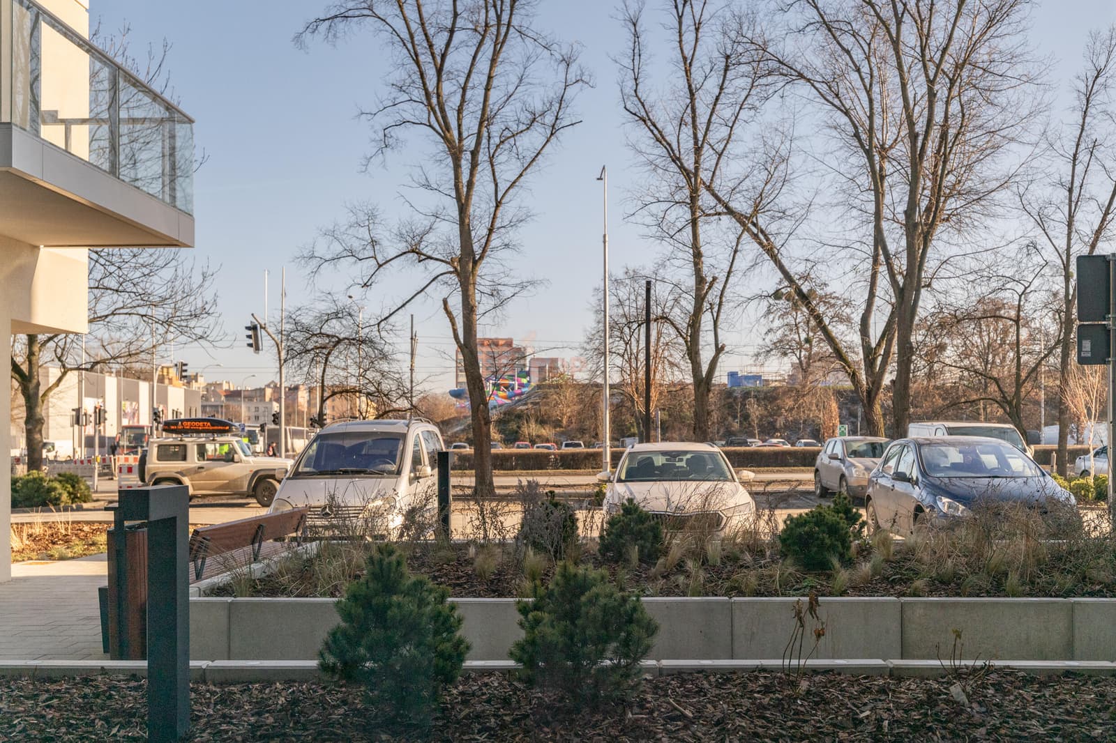 Doskonała lokalizacja - ulica Pabianicka, usługi medyczne - Zdjęcie 1