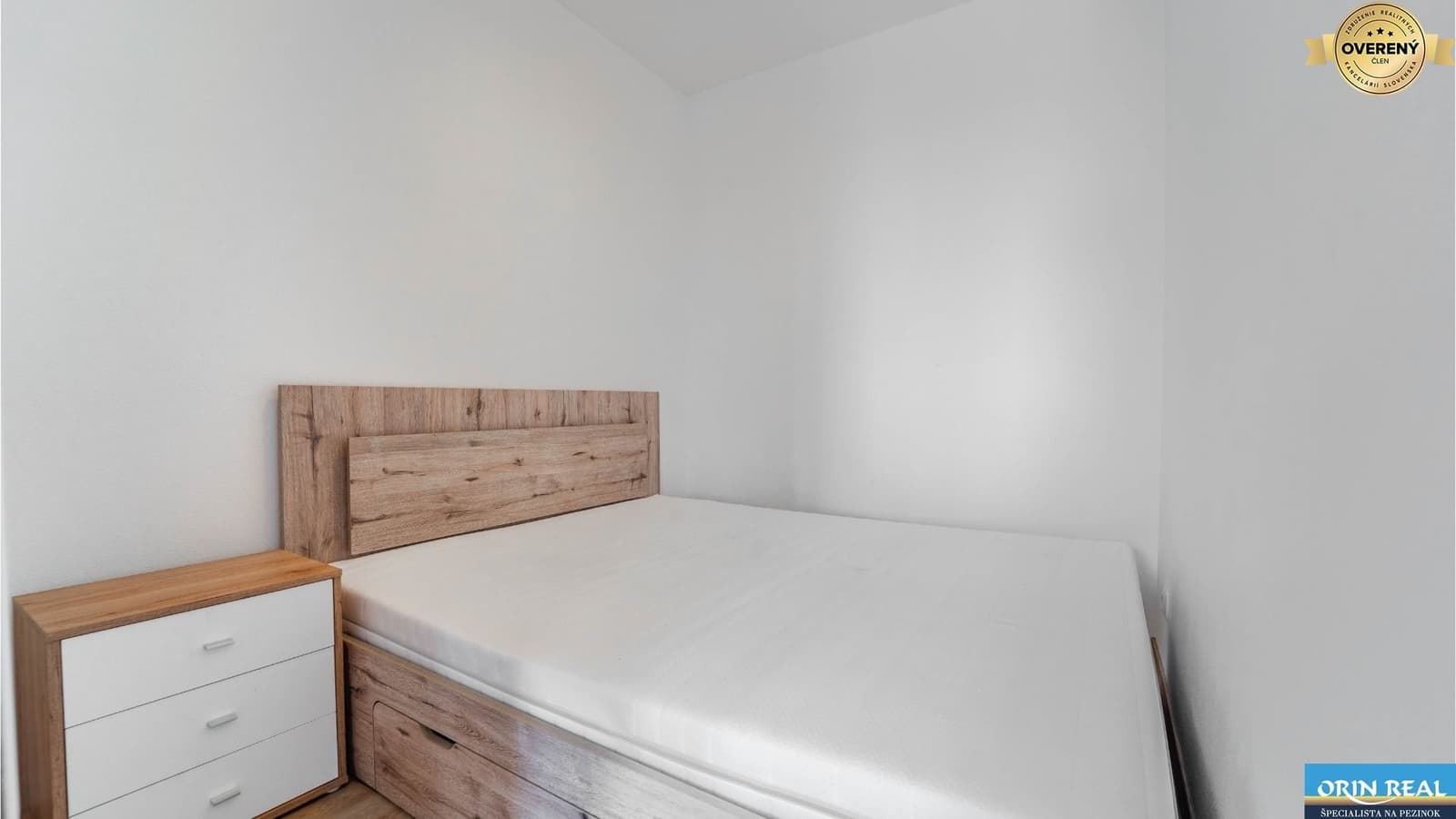 NA PRENÁJOM MODERŃÝ 1,5 IZBOVÝ BYT S PARKOVACÍM MIESTOM - Zdjęcie 5
