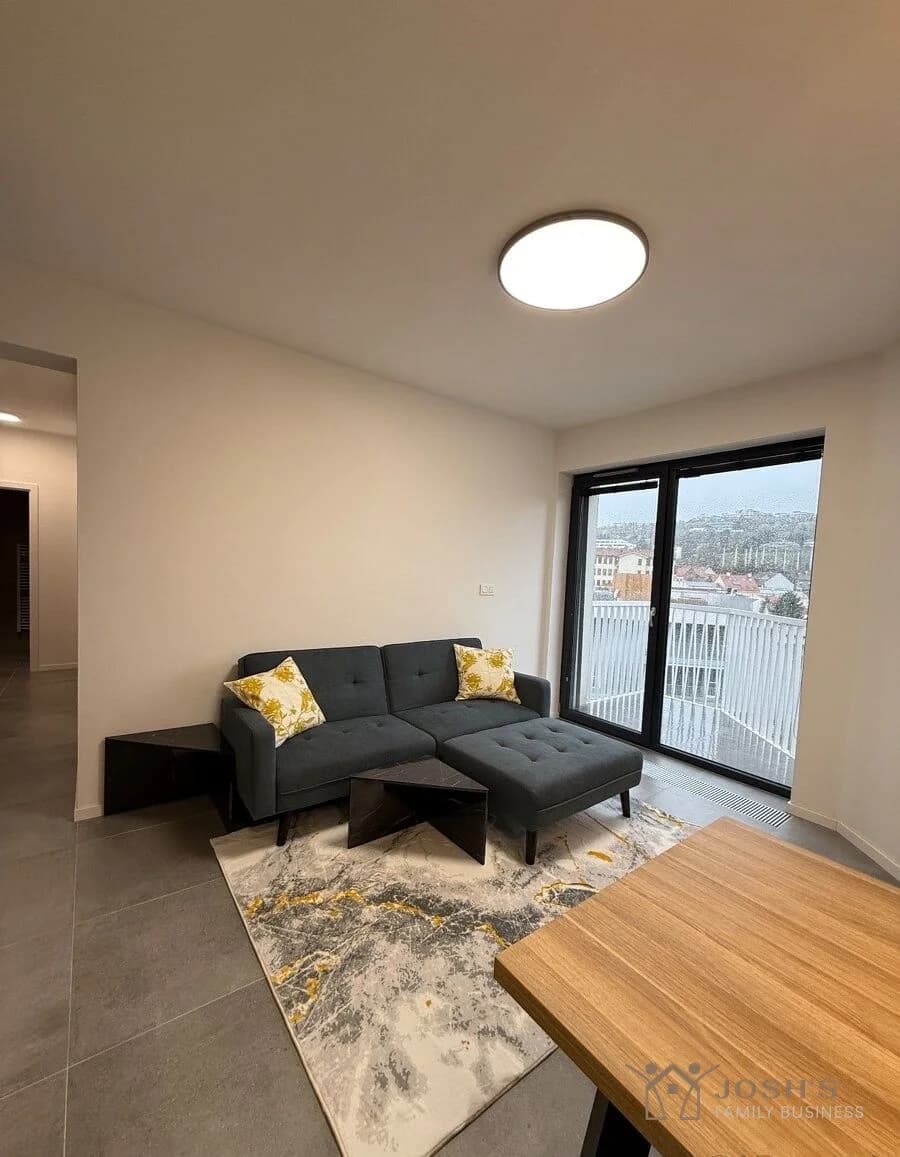 Exkluzívny 3-izbový byt v projekte Vila Ľadová – moderné bývanie v srdci Starého Mesta s balkónom a - Image 4
