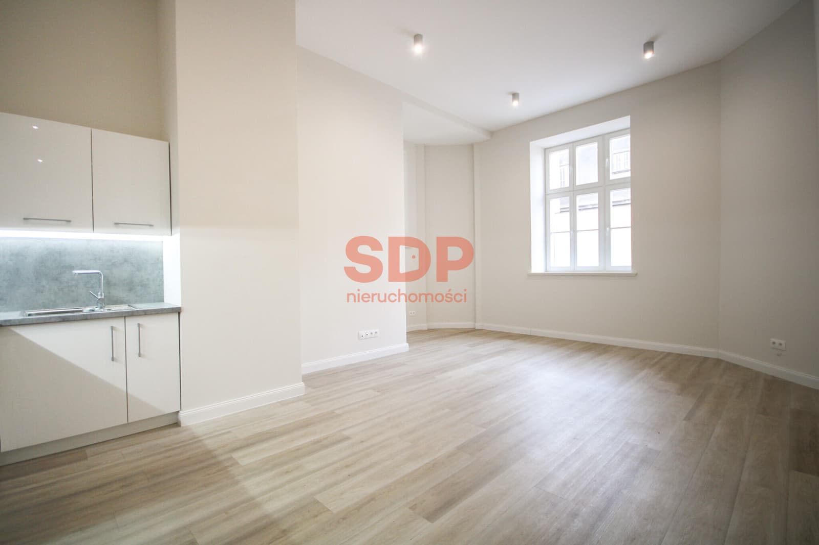 Dwupokojowe mieszkanie w dziedzińcu kamienicy | 56m2 | 2 pok | ENG - Image 1