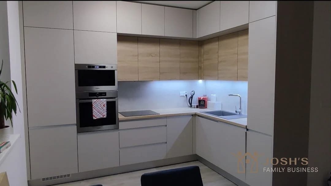 Moderný 2-izbový byt s veľkým balkónom a 2 parkovacími miestami v novostavbe – Kostolište pri - Image 2