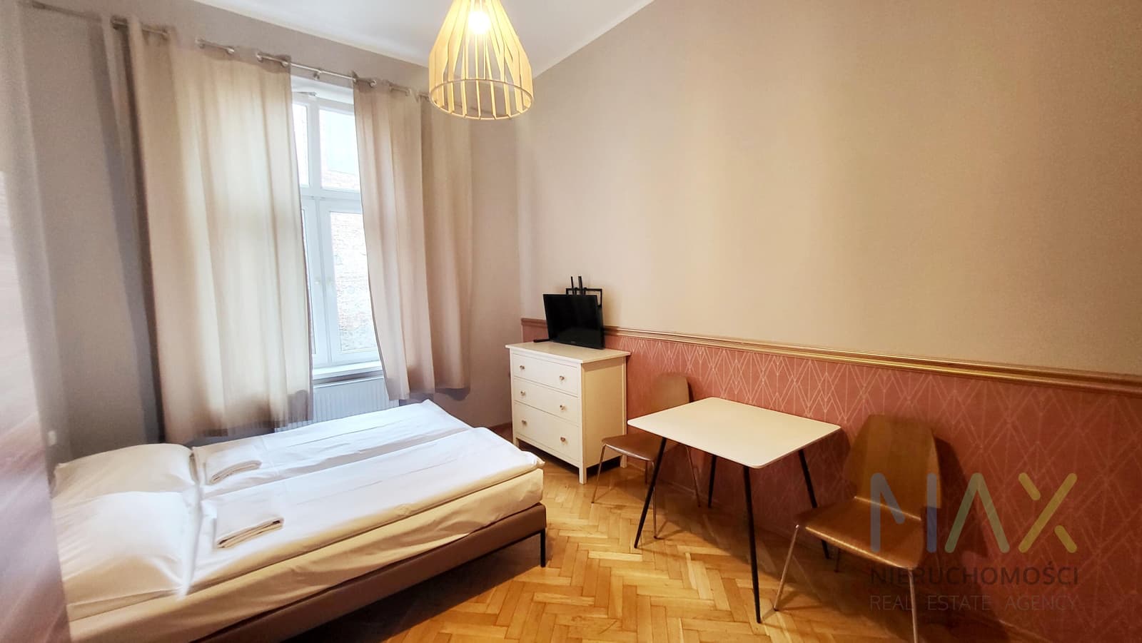 małe studio z namiastką kuchni ul. Bonerowska