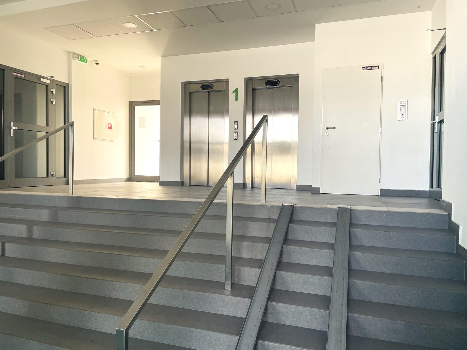Investičný nebytový priestor v Ružinove s možnosťou prestavby na jedno, alebo dvojizbové apartmány. - Obrázek 6