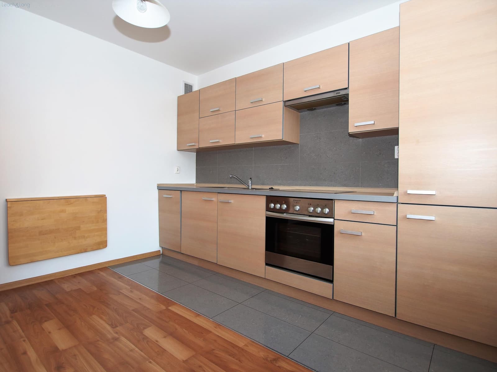 4 niezależne pokoje z balkonem, miejscem postojowym i komórką w cenie - Imagen 1