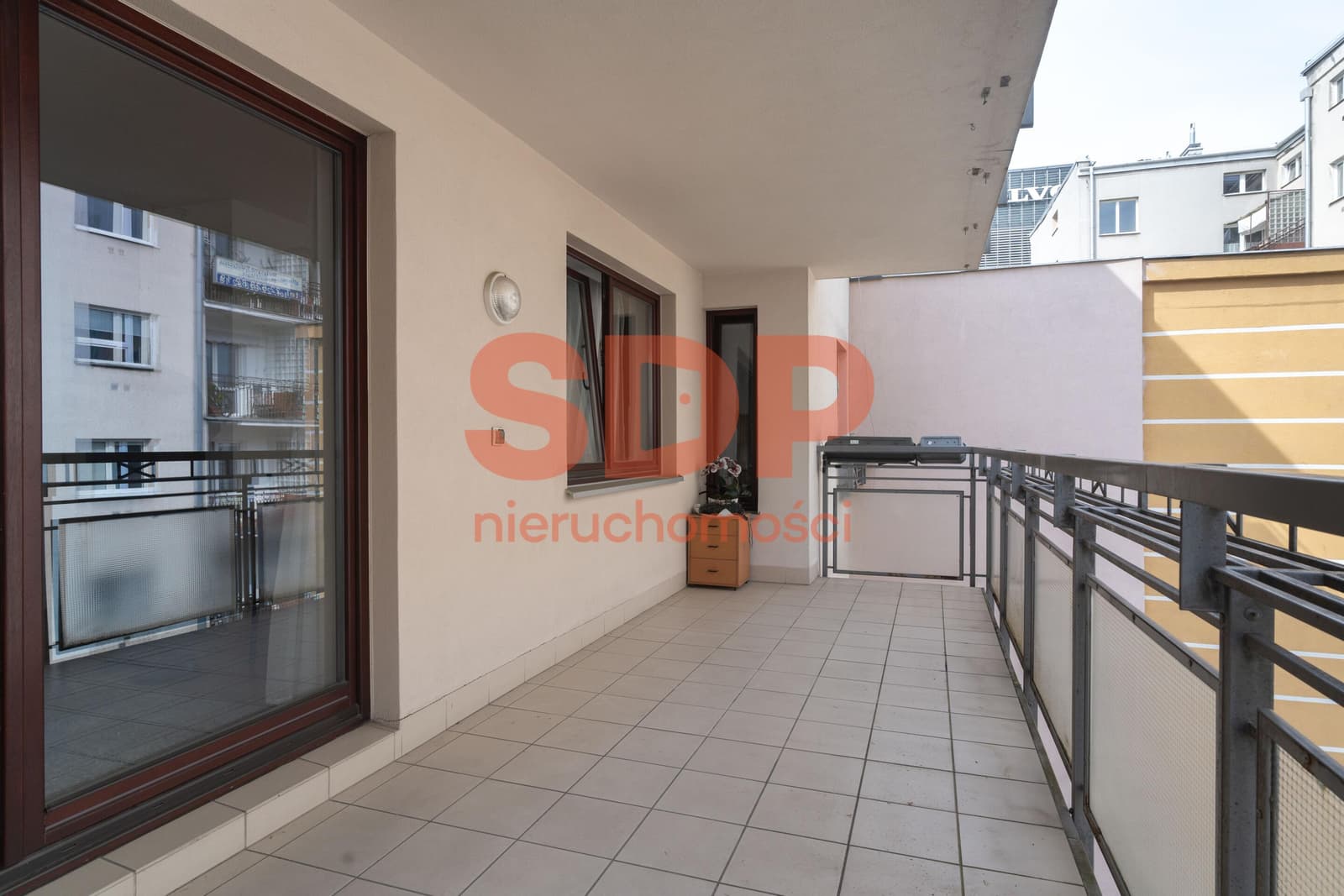 Dwa pokoje z tarasem w samym centrum – slika 1
