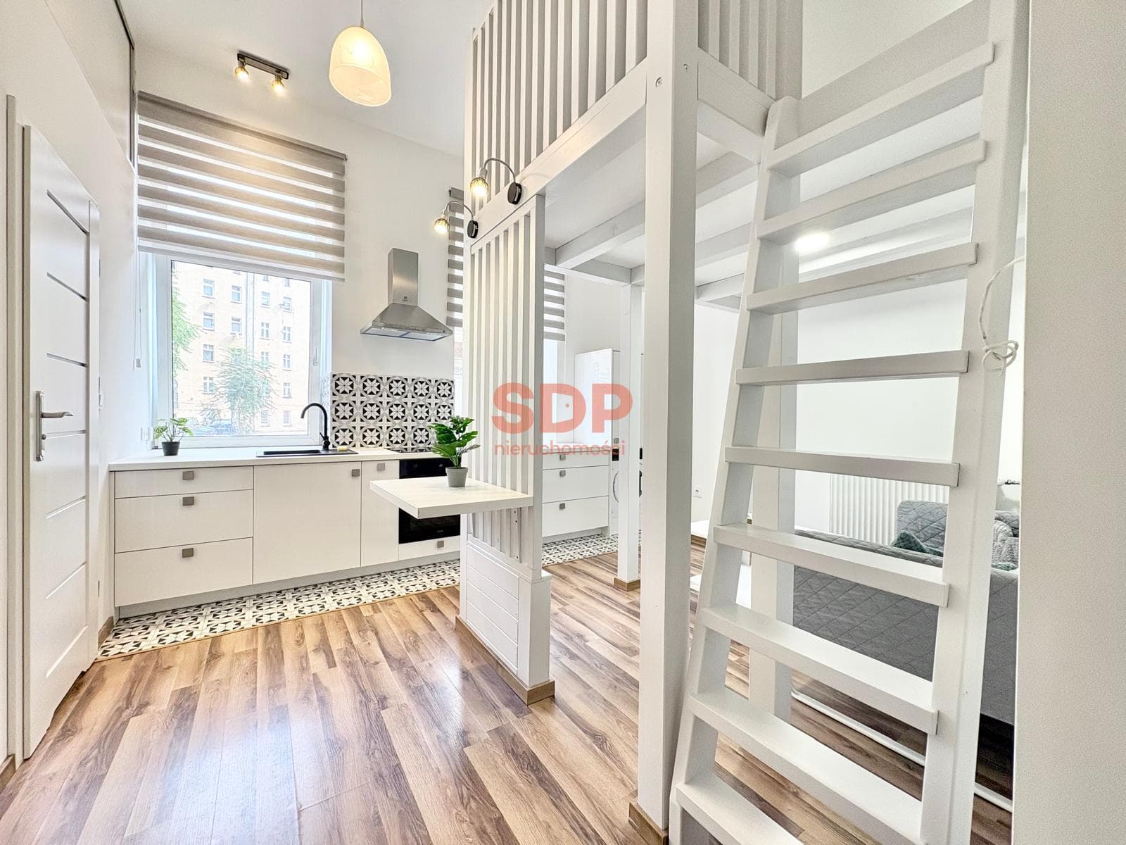 Kawalerka 18,6 m² | Nadodrze | Wysokie wnętrze 3,4 m | Po remoncie - Imagem 1
