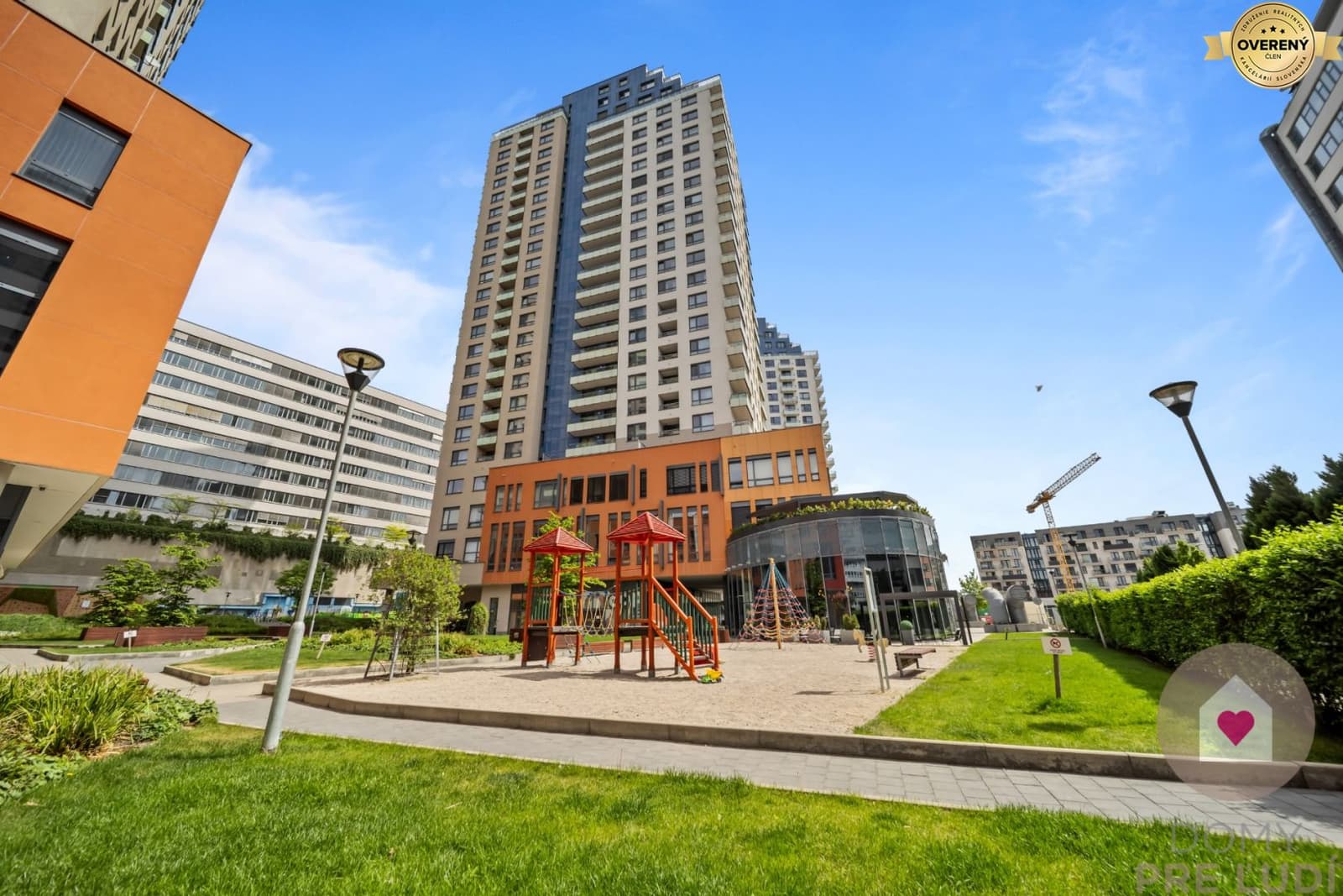 NIVY/CityPark Ružinov – Predaj moderného 2,5-izbový bytu s balkónom – billede 1
