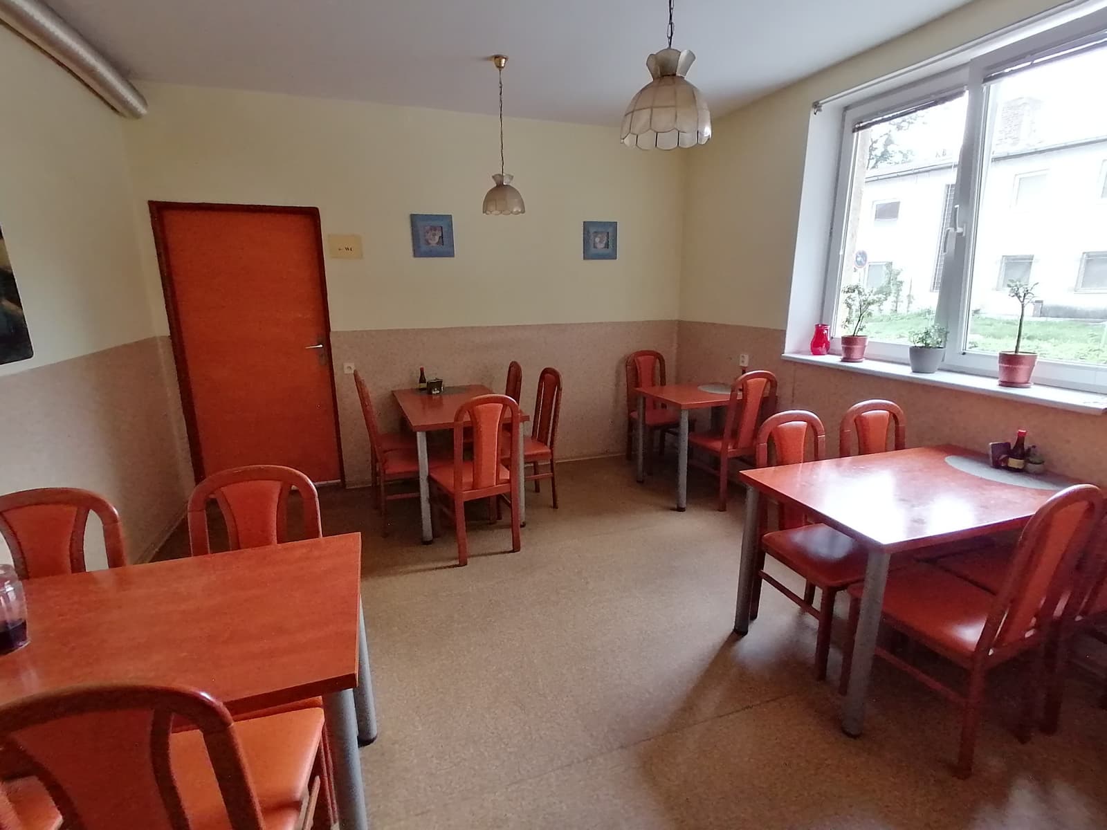 Útulná reštaurácia v centre Vrútok pripravená na prevádzku - Obrázek 1