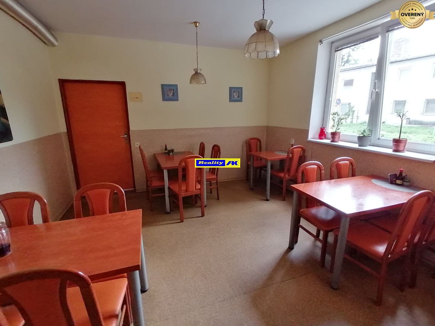 Útulná reštaurácia v centre Vrútok pripravená na prevádzku - Image 1