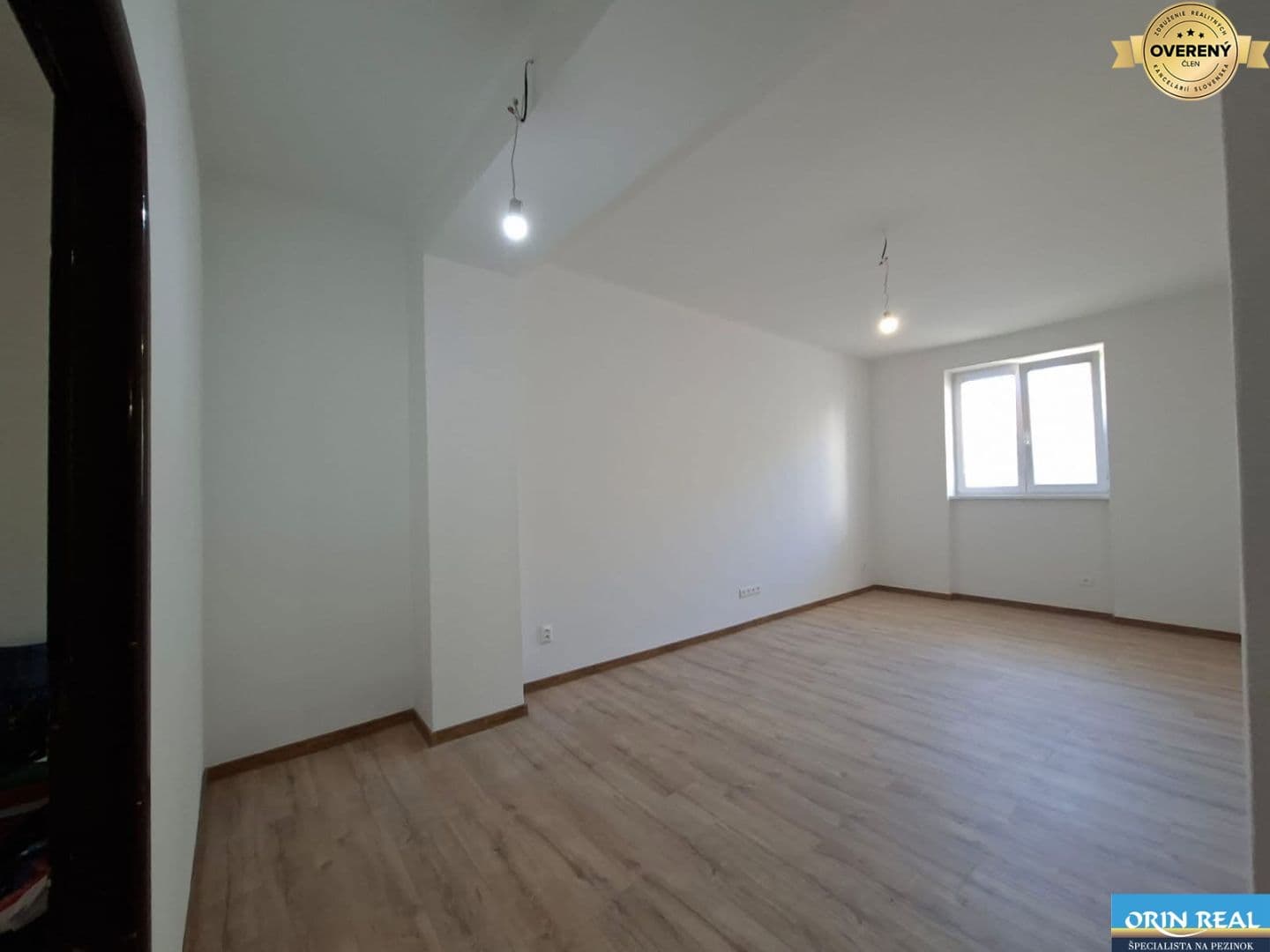 TEHLOVÝ 2 IZBOVÝ BYT PRIAMO V CENTRE - Obrázek 4