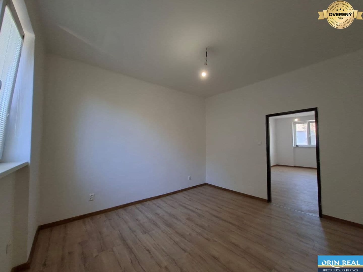 TEHLOVÝ 2 IZBOVÝ BYT PRIAMO V CENTRE - Obrázek 6