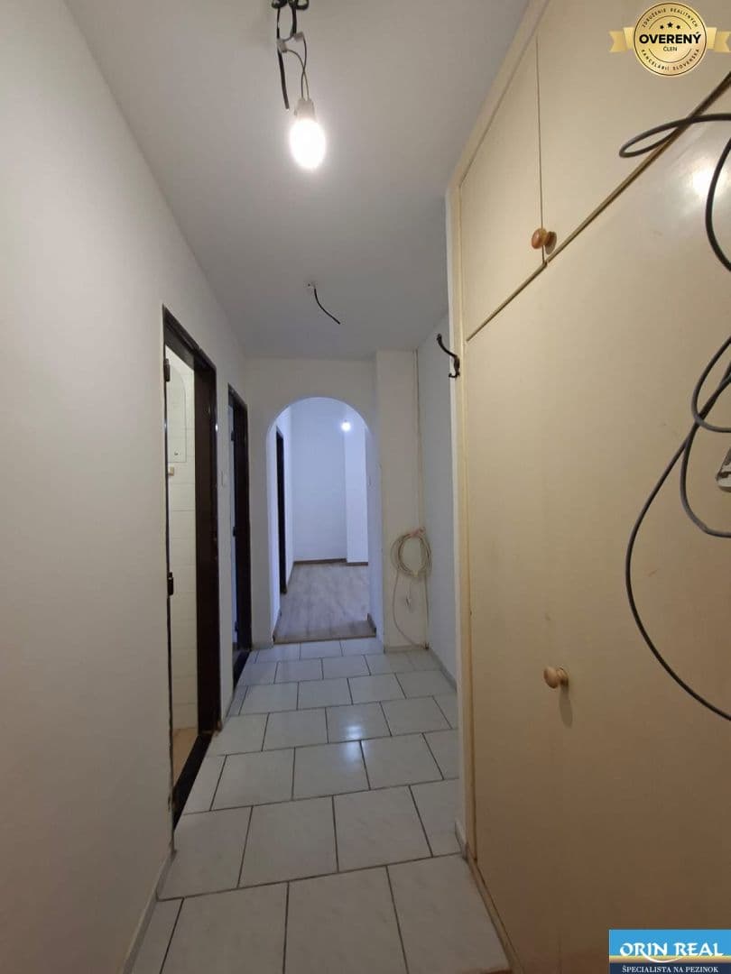 TEHLOVÝ 2 IZBOVÝ BYT PRIAMO V CENTRE - Obrázek 8