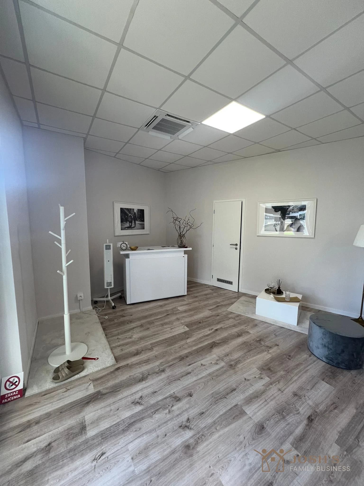 Prenájom priestoru pre manikúru, pedikúru a permanentný make-up, Rača - Image 2