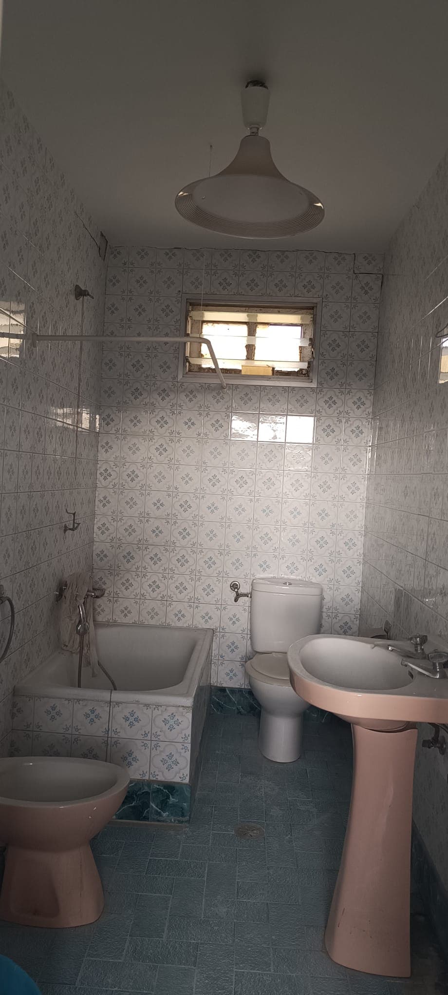 Edificio residencial 3 alturas para proyecto de inversión , coliving o apartamentos. - Obrázek 10