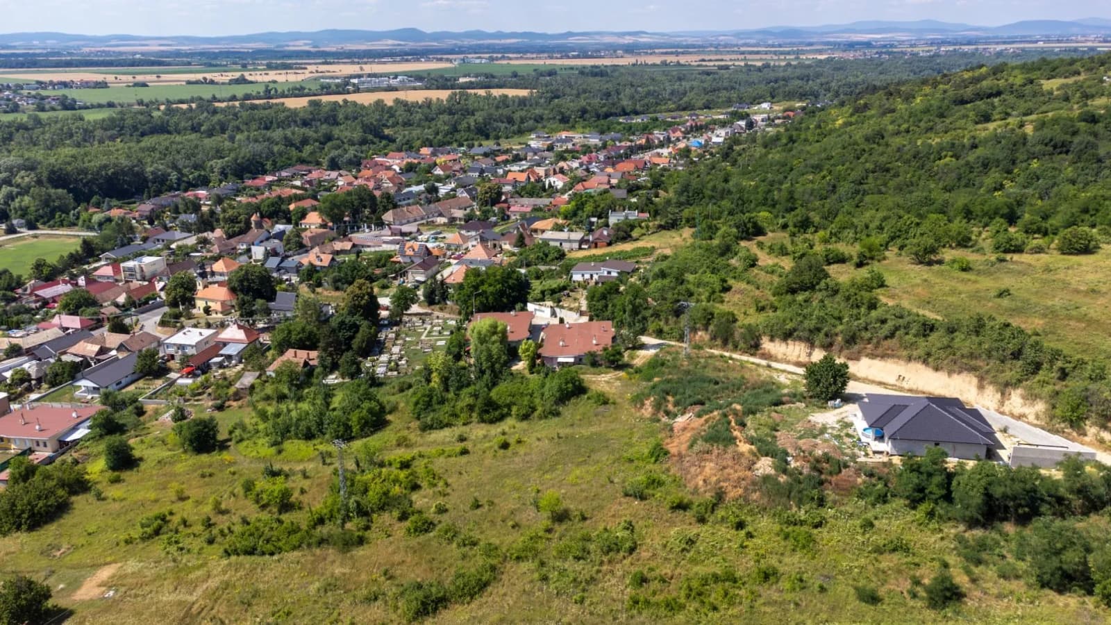 Exkluzívne PNORF – stavebný pozemok, 881 m2, 100,-€/m2, IS pred pozemkom, Koplotovce - Bild 3