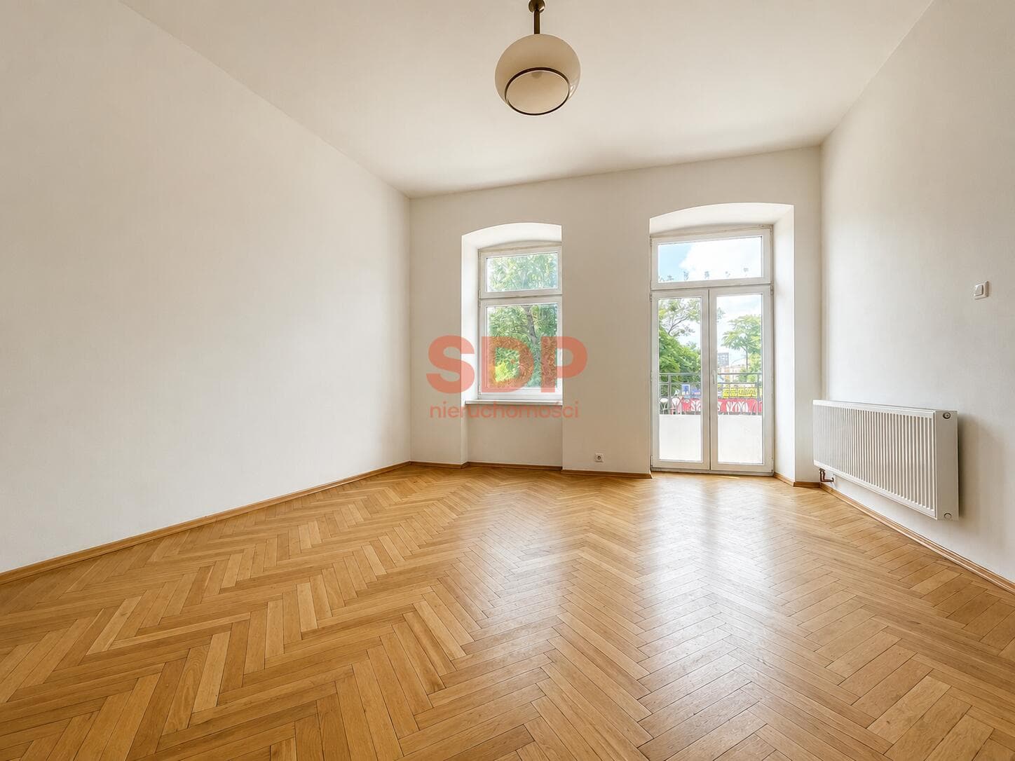 Duża kawalerka z balkonem w kamienicy