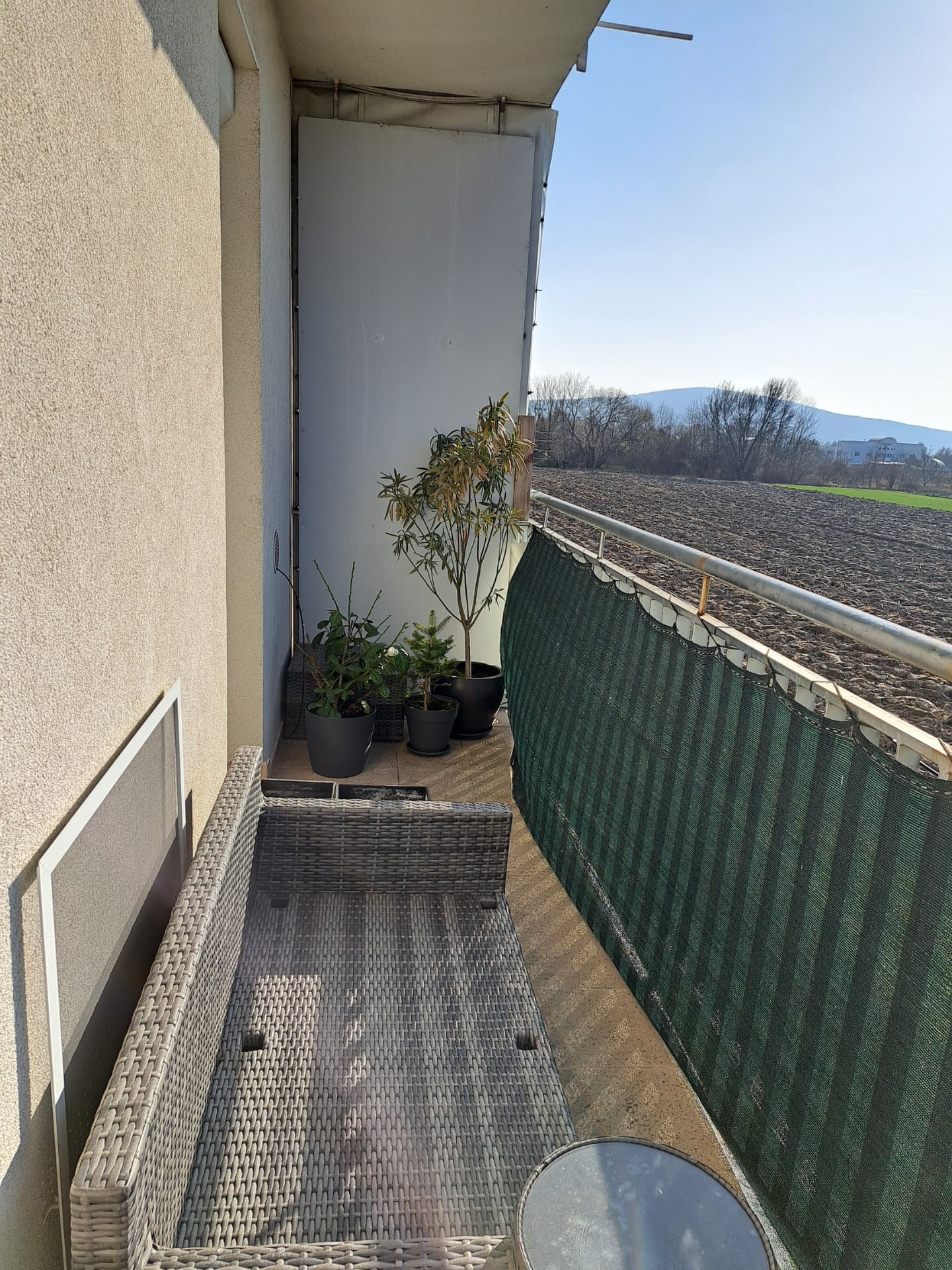 Priestranný 2-izbový byt s veľkým balkónom v Rezidencii Záhorská - Image 14