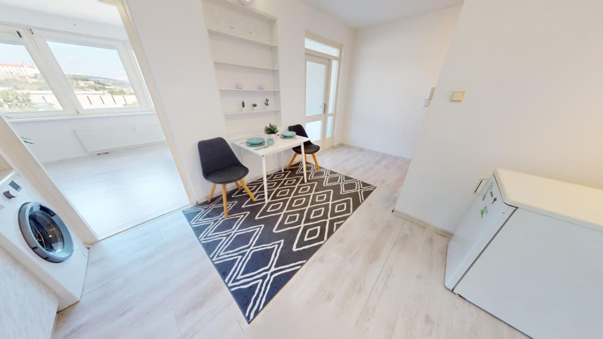 TOP MAKLÉR ponúka byt s výhľadom na HRAD, UFO a STARÉ MESTO - vhodné na AIRBNB - Zdjęcie 4