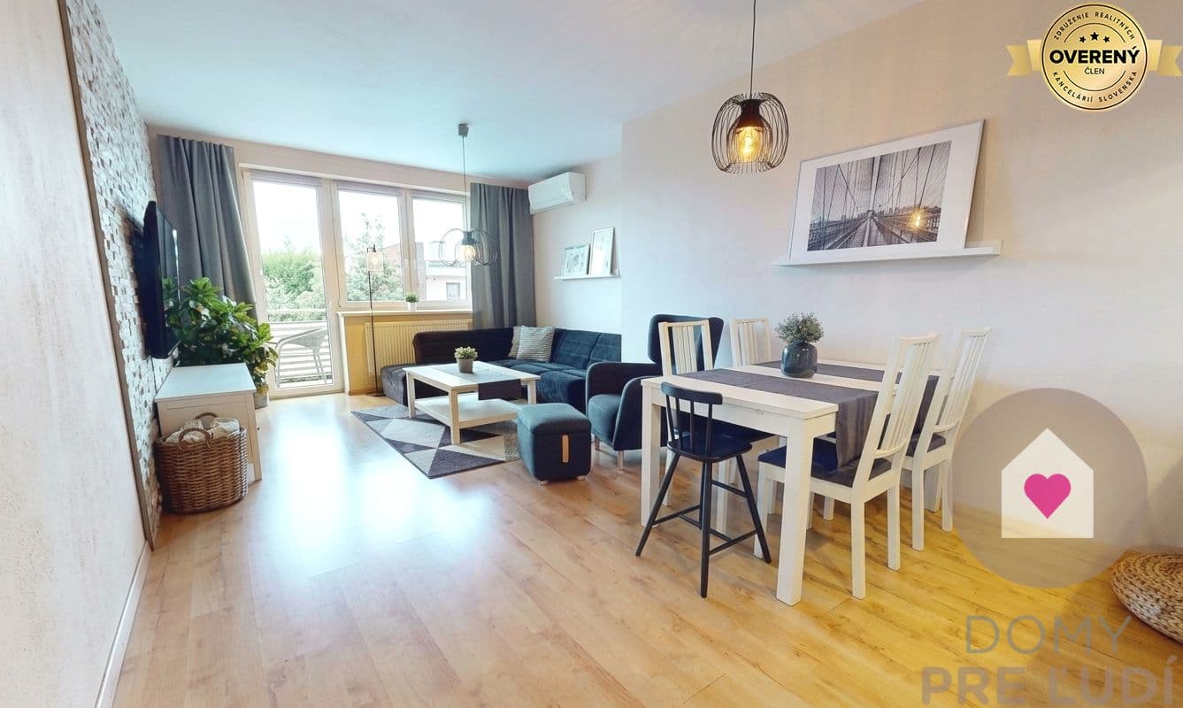 VEĽKORYSÝ 3-izb. byt (97m²) s balkónom, 2 pivnicami a 2x garáž. státím – bilde 1