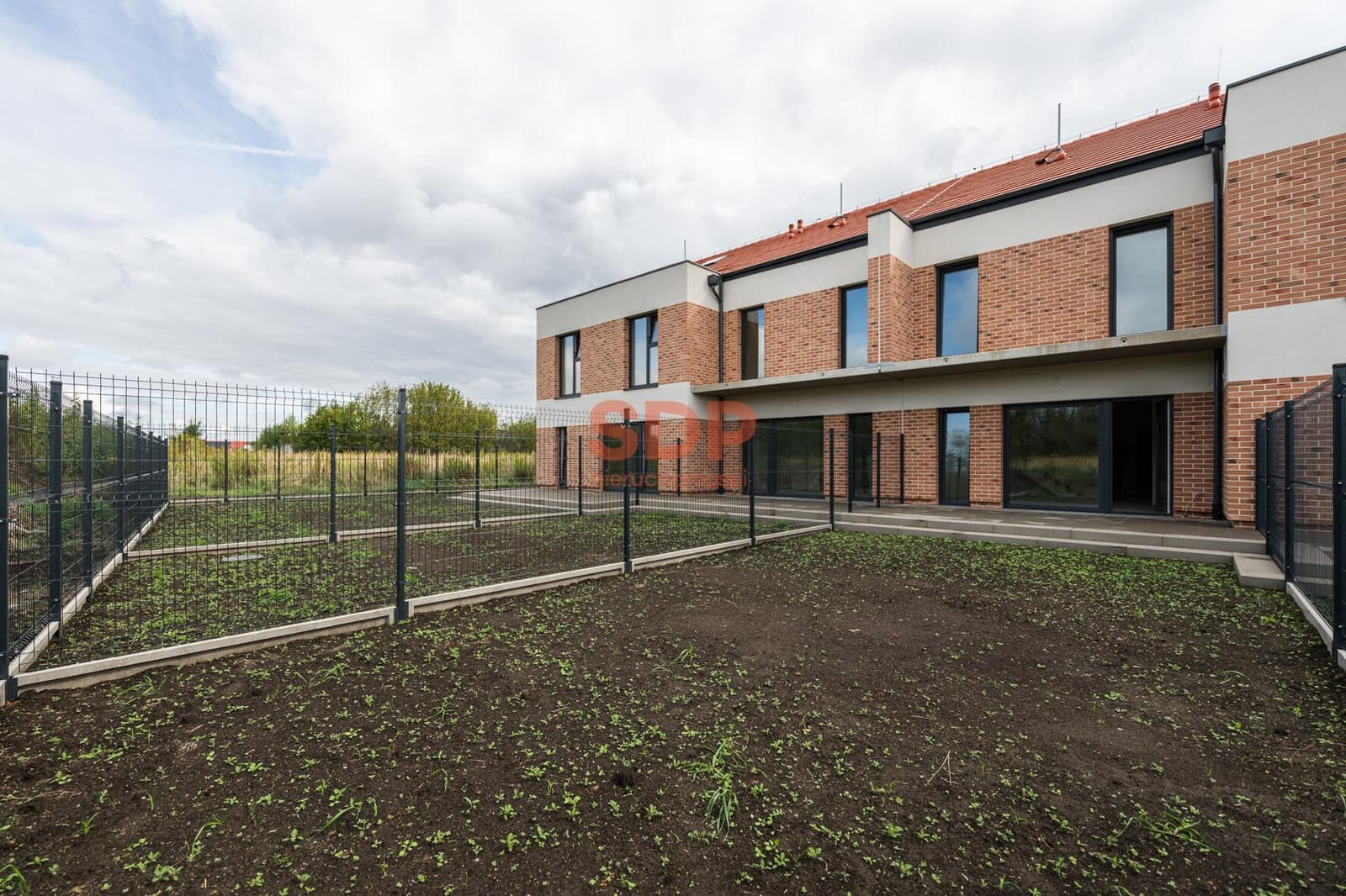 Domowa przestrzeń | Ogród i garaż | 109,78 m2
