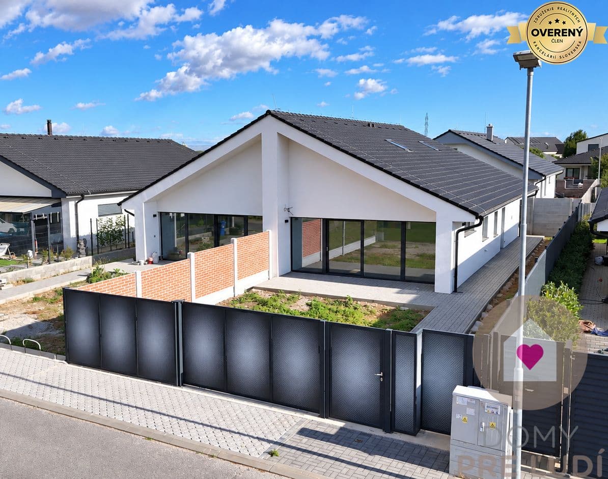 NOVOSTAVBA RODINNÉHO DOMU + OBYTNÉ PODKROVIE- úžitková plocha 136 m2 – billede 1
