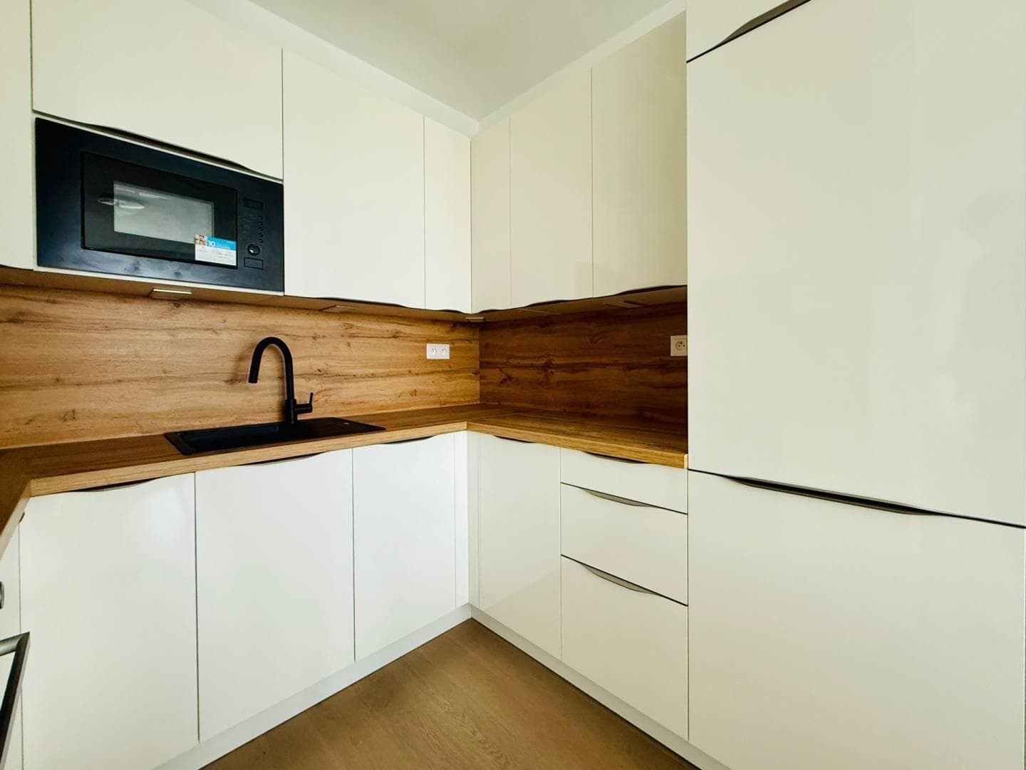 2i byt s výhľadom na hrad v unikátnom projekte Eurovea Tower - Obrázek 5