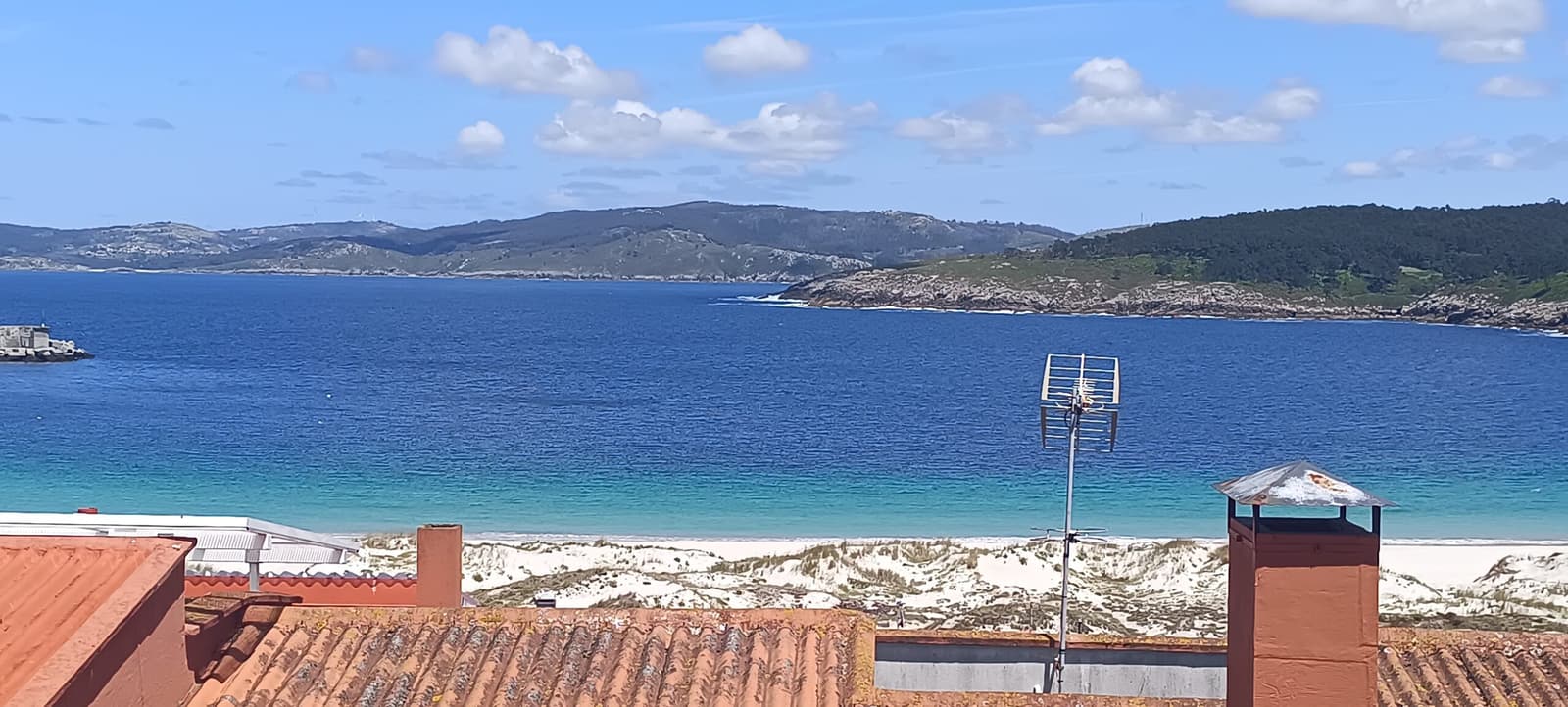 «Piso con terraza y vistas frontales al mar a 50 m de la playa de Laxe» - Obrázek 24