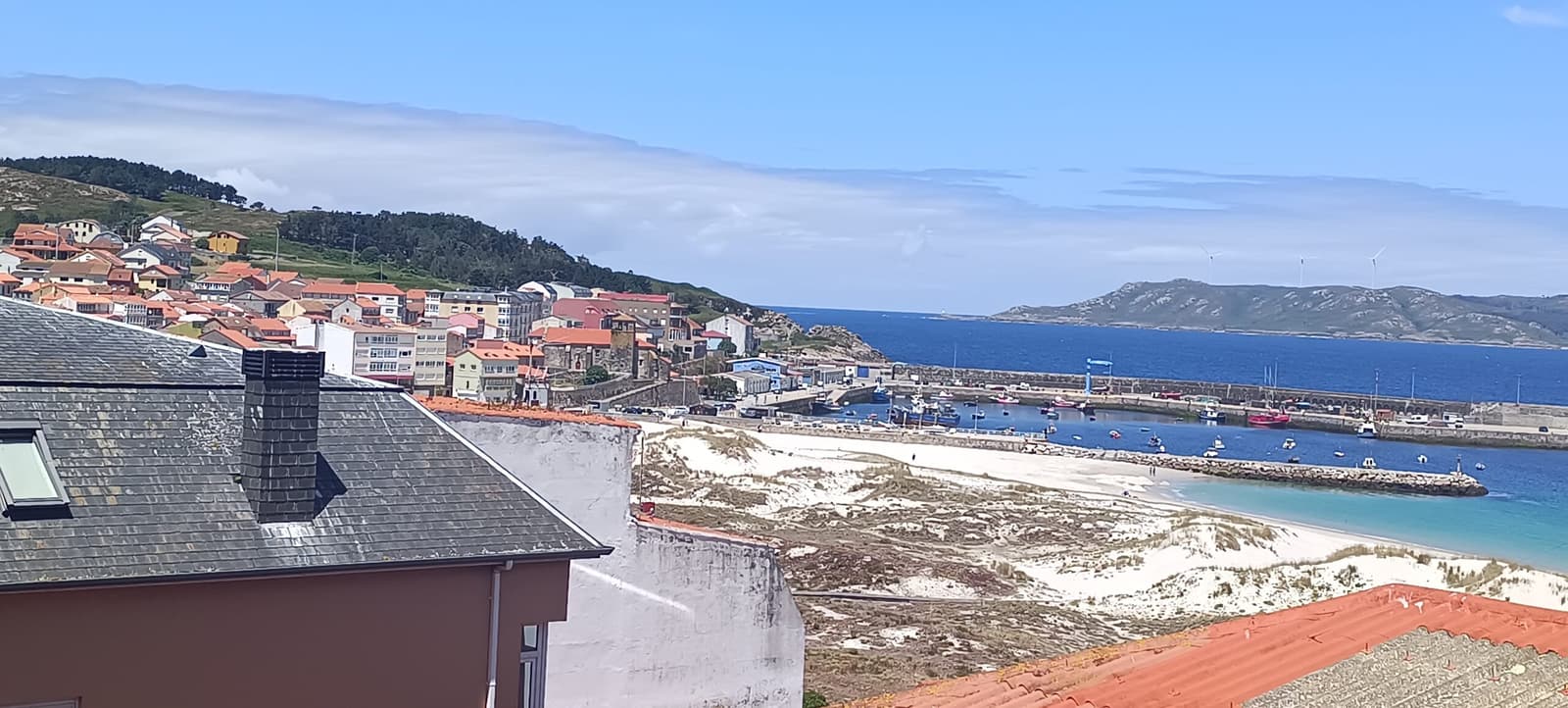 «Piso con terraza y vistas frontales al mar a 50 m de la playa de Laxe» - Obrázek 32