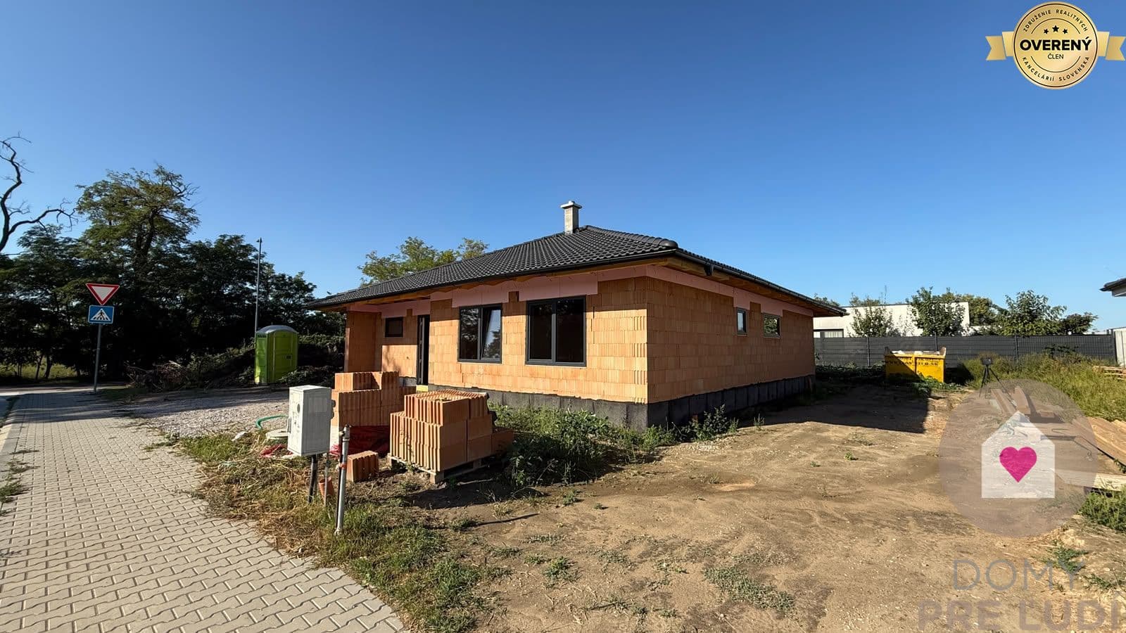 MODERNÝ 4-IZBOVÝ RD V BERNOLÁKOVE – HÁJNA ULICA – billede 1