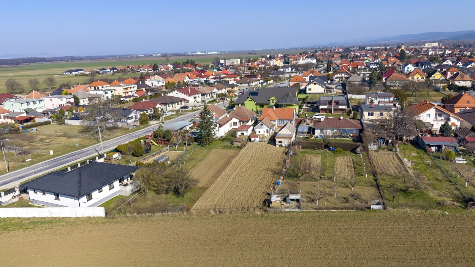 Rezervovaný/PNORF – 4i + kk rod. dom, 2x garáž, veľká záhrada, ul. Ľ. Štúra v Maduniach - Bild 29