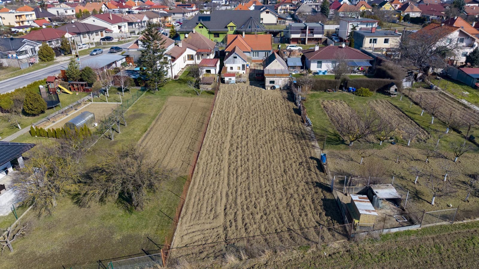 Rezervovaný/PNORF – 4i + kk rod. dom, 2x garáž, veľká záhrada, ul. Ľ. Štúra v Maduniach - Bild 28